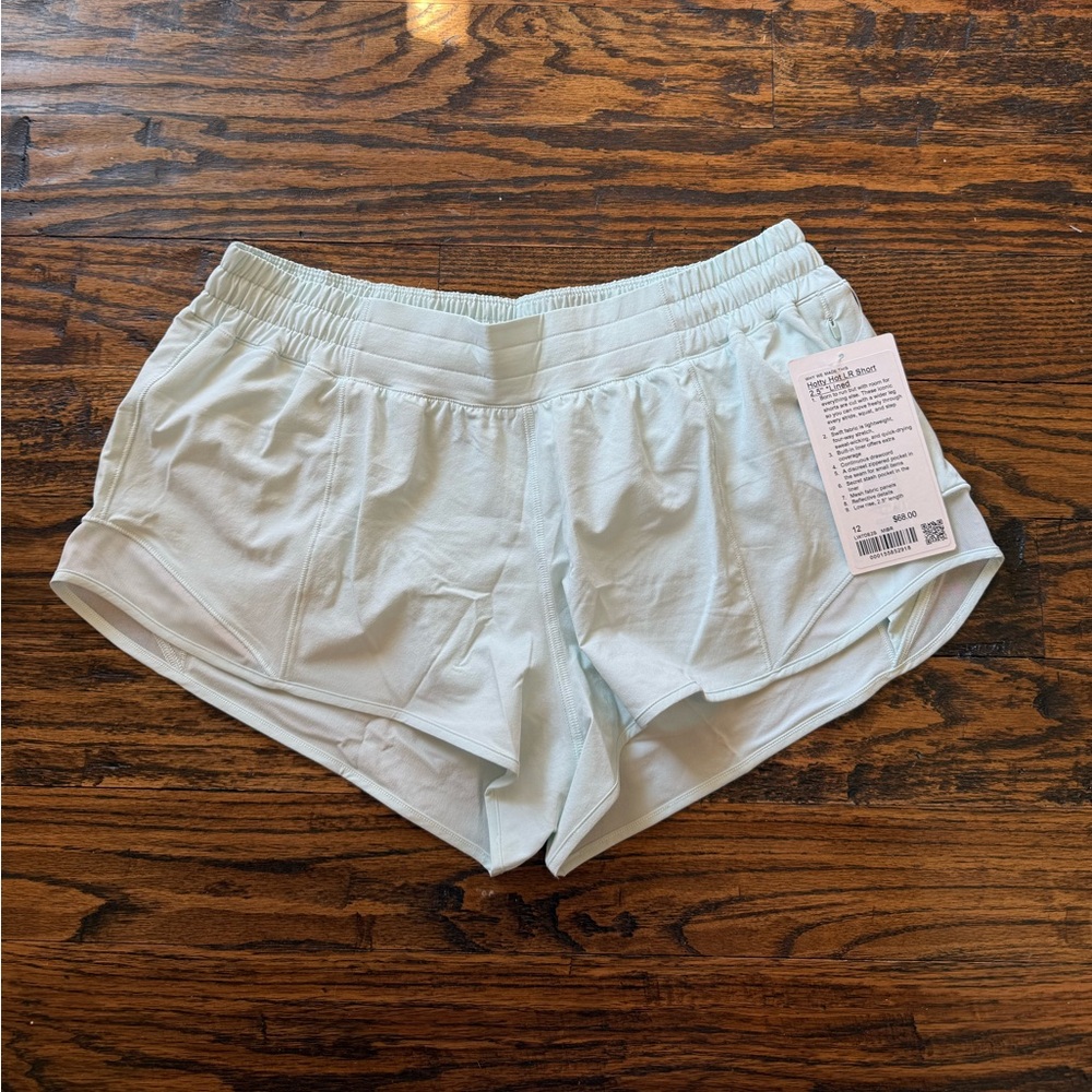 NWT! Lululemon Shorts 2.5”